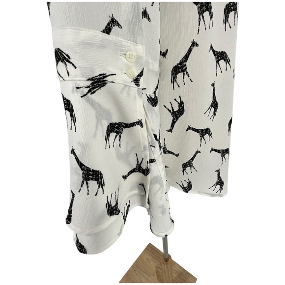 Chicos Womens White Black Giraffe Print Button Down Shirt Sz 1 US 8 Bell Sleeve - Picture 6 of 12